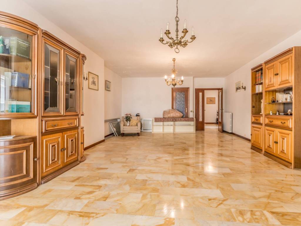Appartamento a Latina in Viale Francesco Petrarca - Foto 3