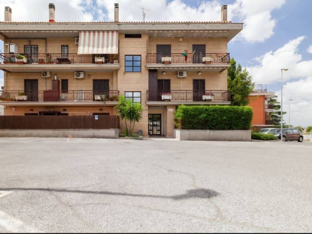 Appartamento a Marino in Via Colle Fiorito - Foto 2