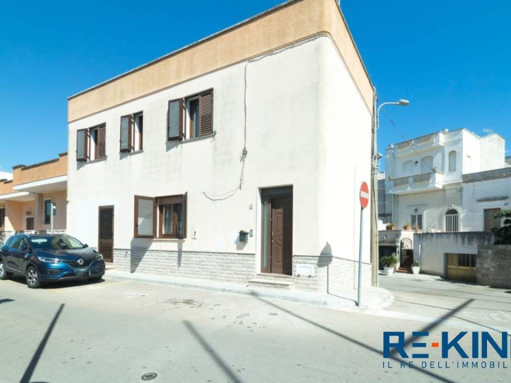 Casa indipendente a Castro in Via Fratelli Bandiera sns - Foto 2