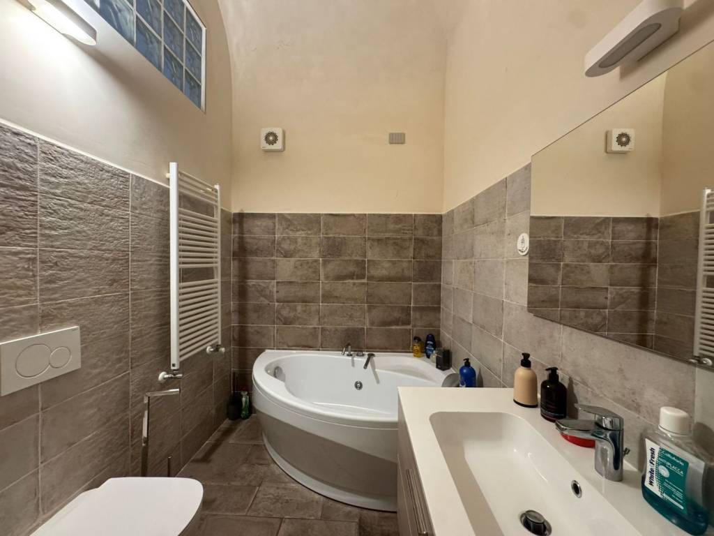 Appartamento a Vercelli in Via Leonardo Walter Manzone, 105 - Foto 3