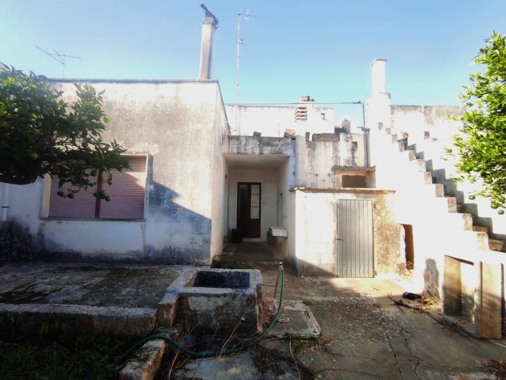 Casa indipendente a Taviano in Via Torquato Tasso - Foto 4