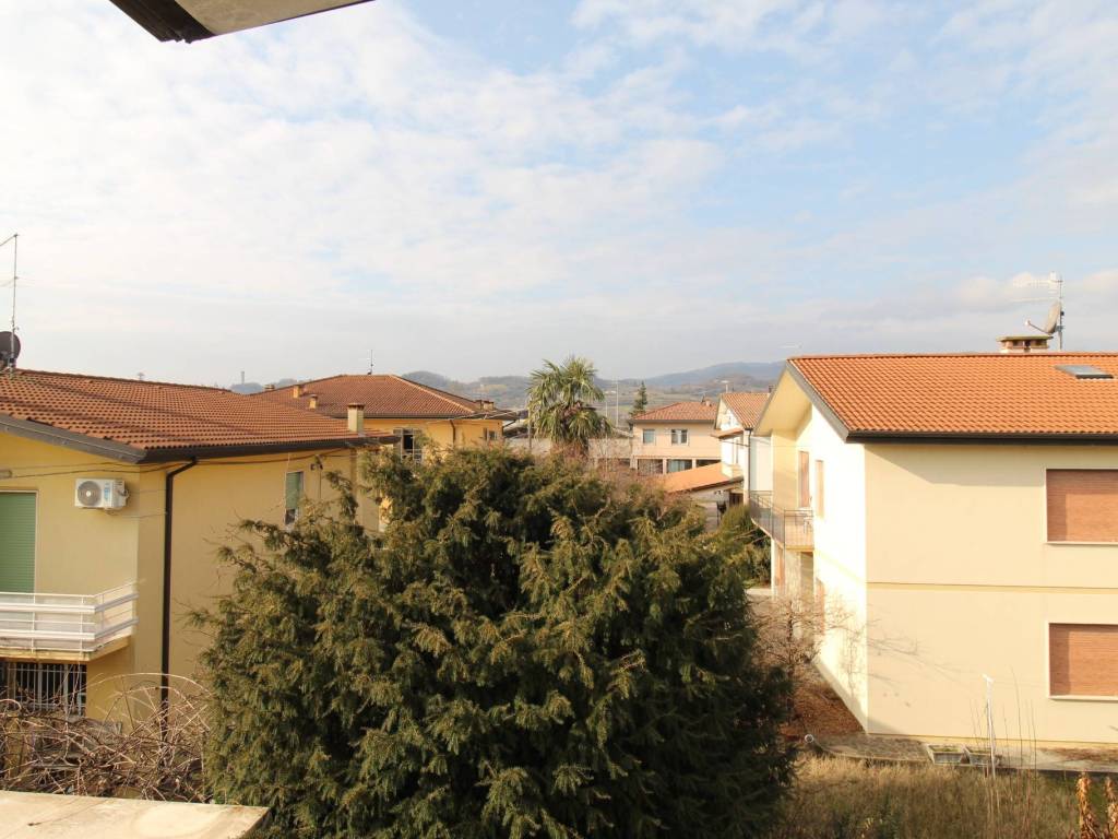 Villa a Castelgomberto in Via Michelangelo Buonarroti - Foto 4