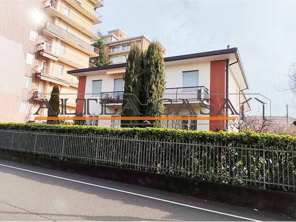 Appartamento a Seriate in VIA CARDUCCI, 3 - Foto 2