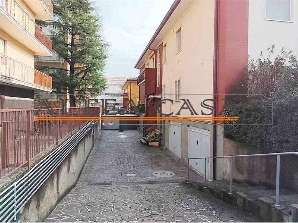 Appartamento a Seriate in VIA CARDUCCI, 3 - Foto 5