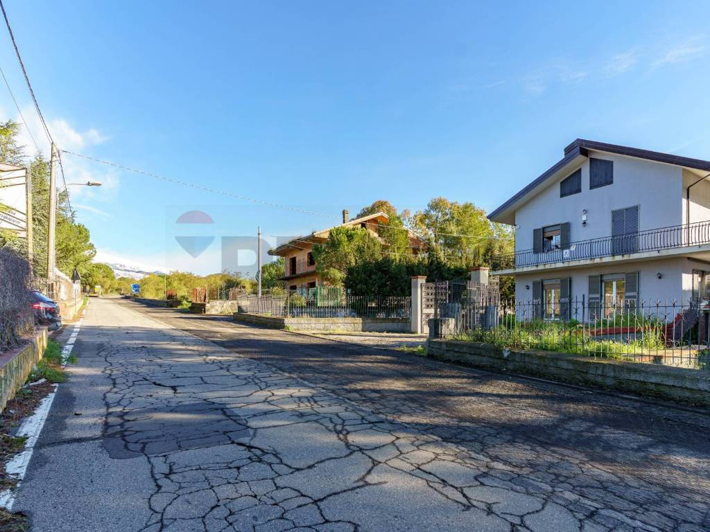 Villa a Nicolosi in Via Etnea, 172 - Foto 2