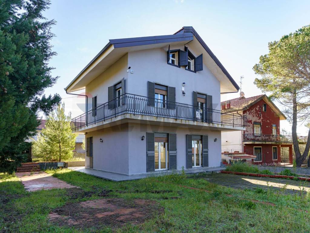 Villa a Nicolosi in Via Etnea, 172 - Foto 4
