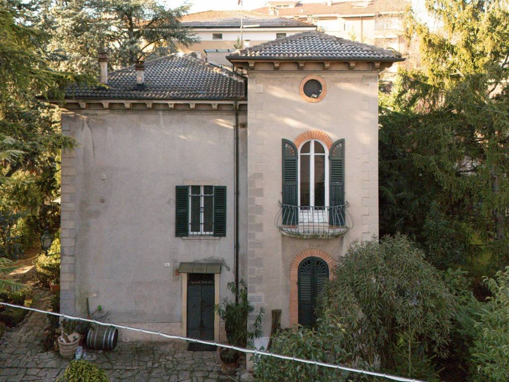 Villa a Verona in Via Giuseppe Zamboni, 14 - Foto 3