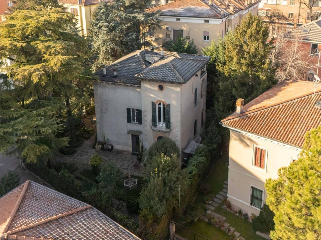 Villa a Verona in Via Giuseppe Zamboni, 14 - Foto 4