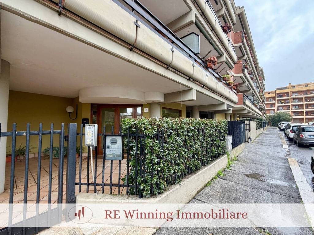 Appartamento a Pomezia in Via Bruno Buozzi, 3 - Foto 3