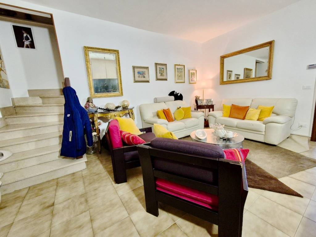Casa indipendente a Cascina - Foto 2
