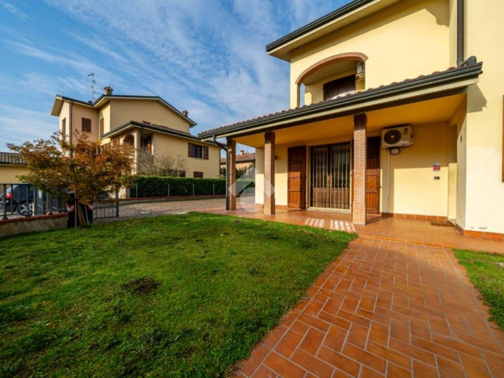 Villa a Baricella in Via E. Giovannini, 1 - Foto 2