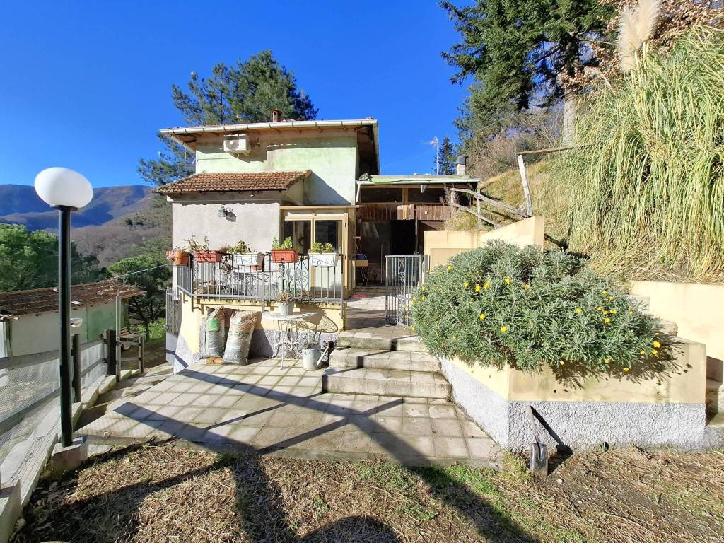 Casa indipendente a Campomorone in Via Isoverde - Foto 2