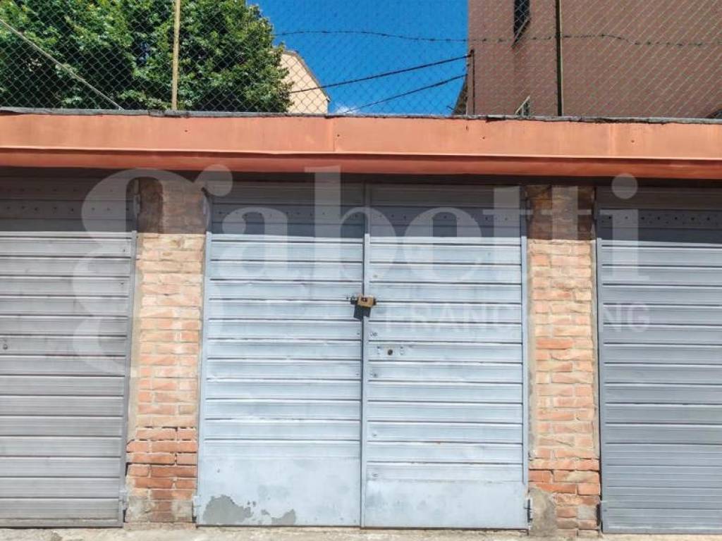 Box / garage a Bologna in Via Enrico Mattei - Foto 2