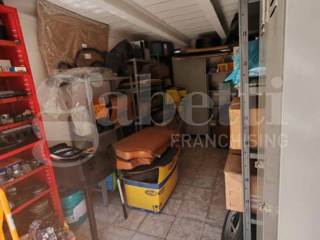 Box / garage a Bologna in Via Enrico Mattei - Foto 3