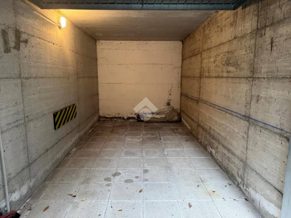 Box / garage a Cesano boscone in Via Cavalieri di Vittorio Veneto, 7 - Foto 4