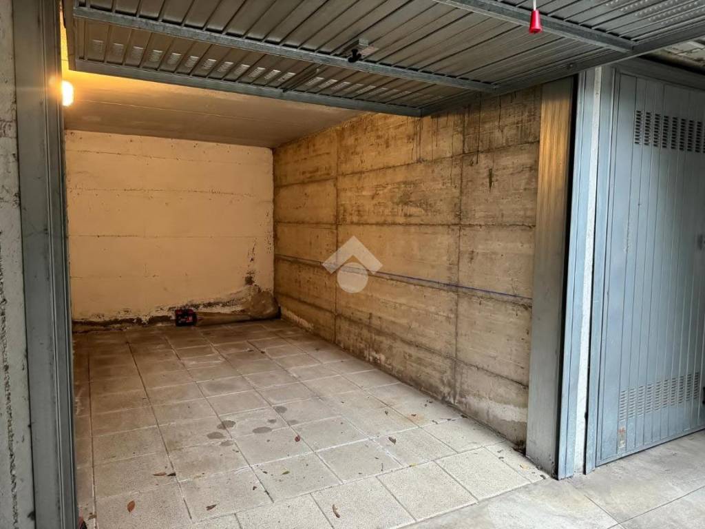 Box / garage a Cesano boscone in Via Cavalieri di Vittorio Veneto, 7 - Foto 5
