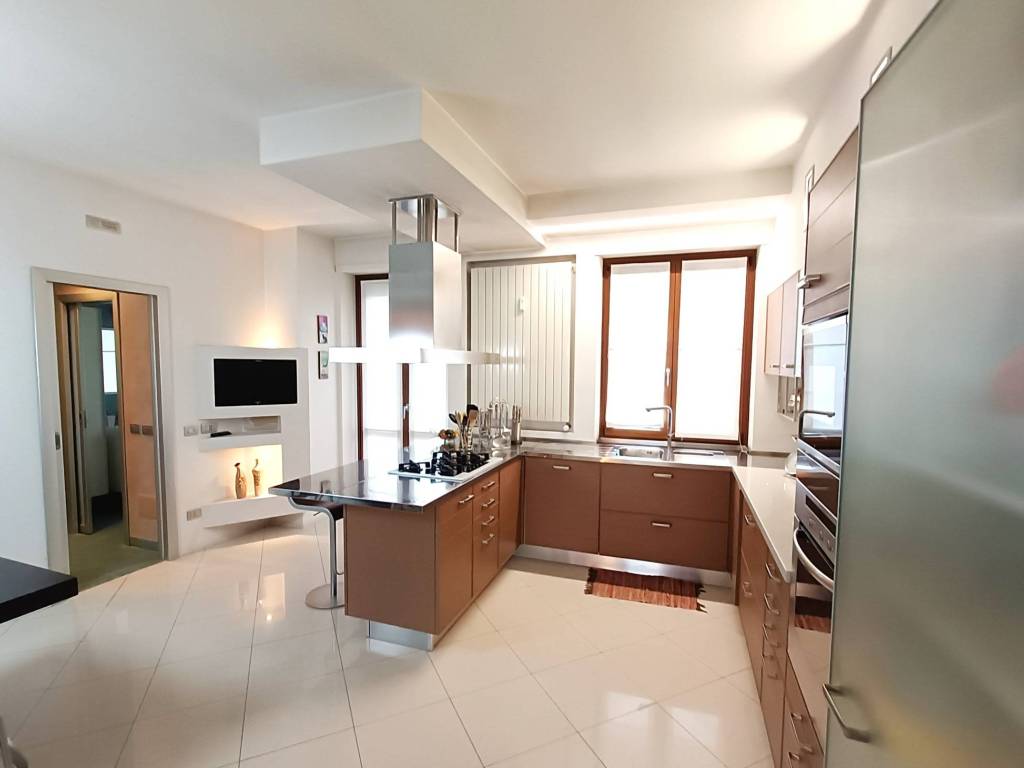 Attico / mansarda a Paderno dugnano in Viale della Repubblica, 56 - Foto 3