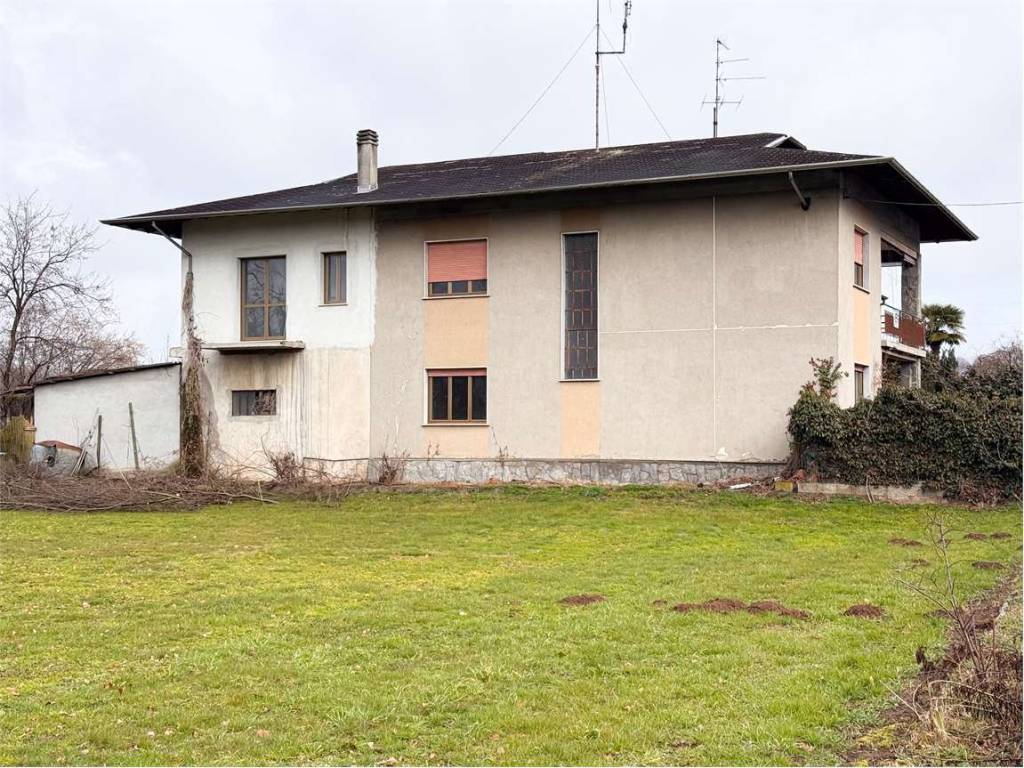 Villa a Oleggio - Foto 2