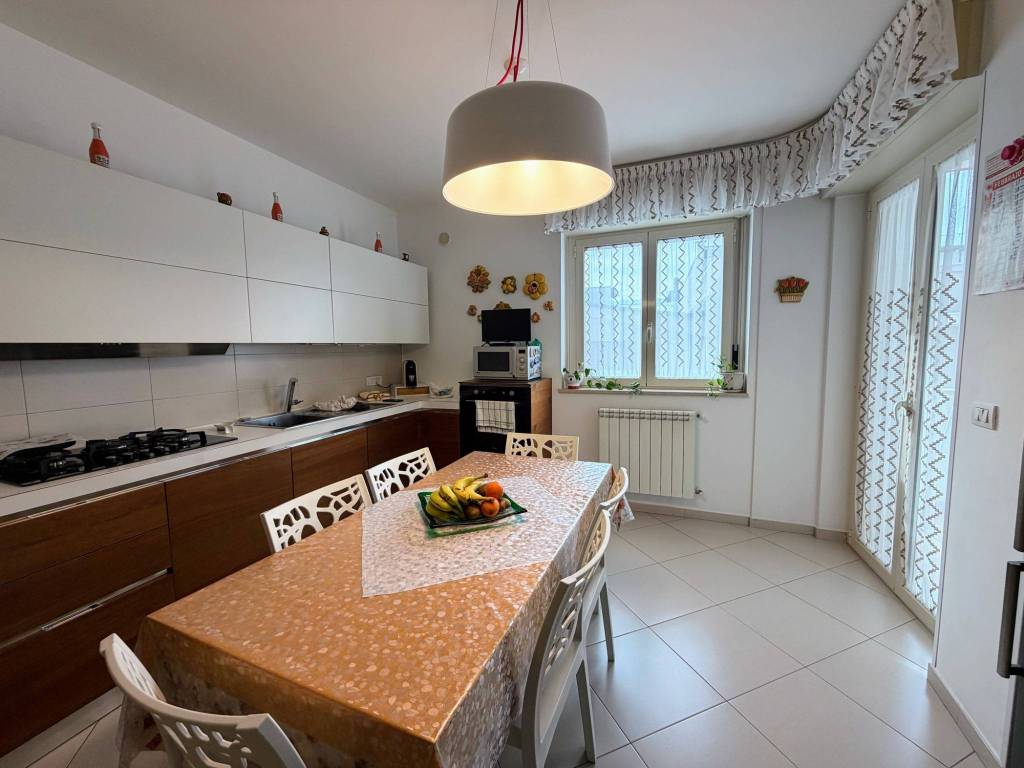 Appartamento a Bitetto in Via Giovanni Turchiano, 18 - Foto 4