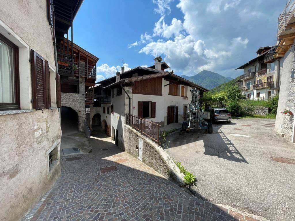 Casa indipendente a Bleggio superiore in loc. Rango, 105 - Foto 2