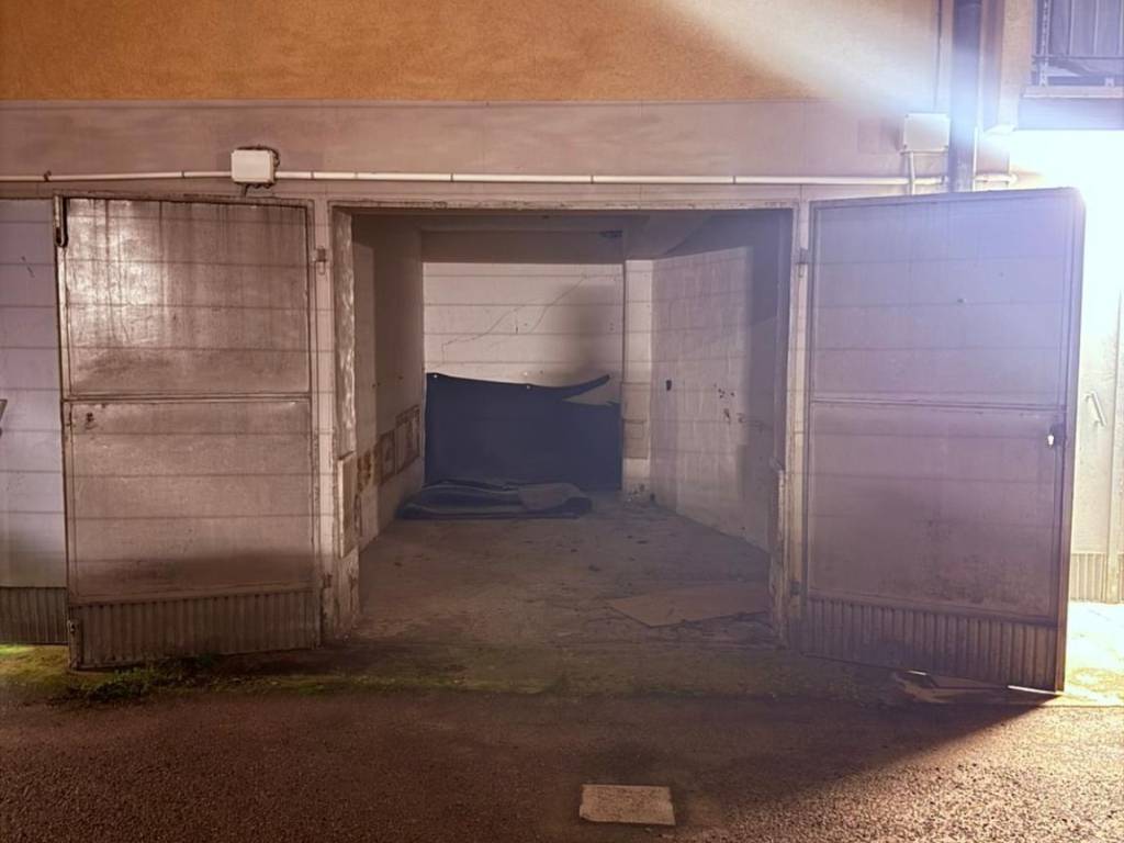 Box / garage a Bologna in Via Filippo Beroaldo - Foto 2
