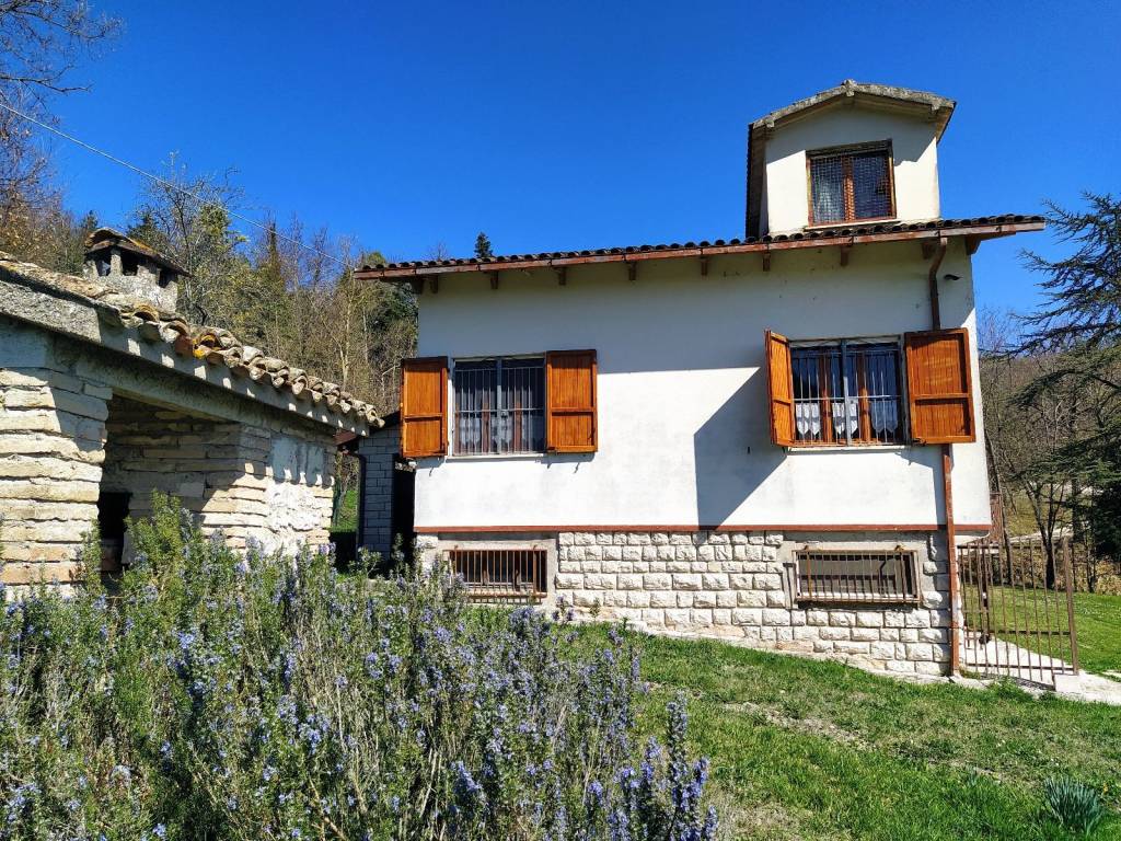 Villa a Acqualagna in Strada Provinciale San Gregorio - Foto 3