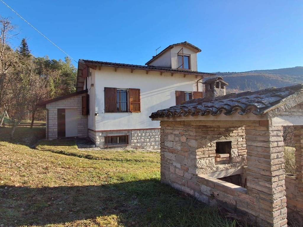Villa a Acqualagna in Strada Provinciale San Gregorio - Foto 4