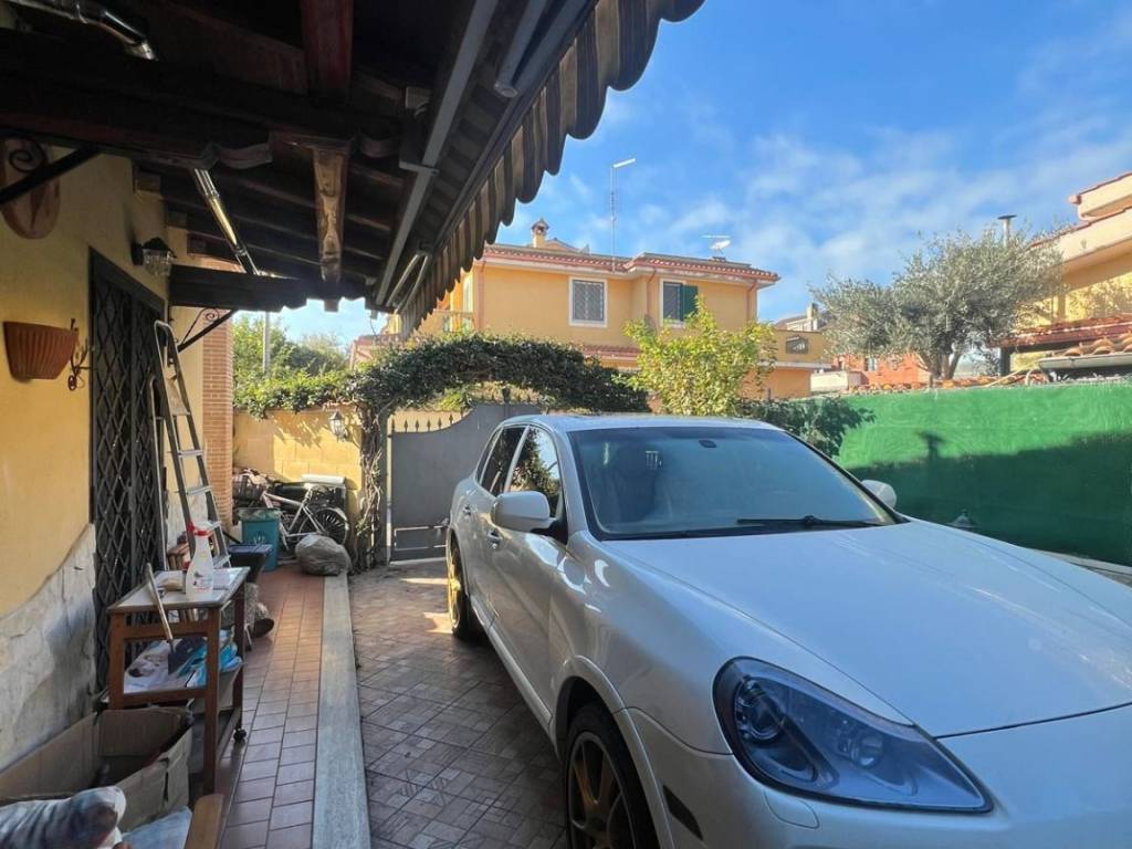 Villetta a schiera a Pomezia in Via Calore - Foto 5