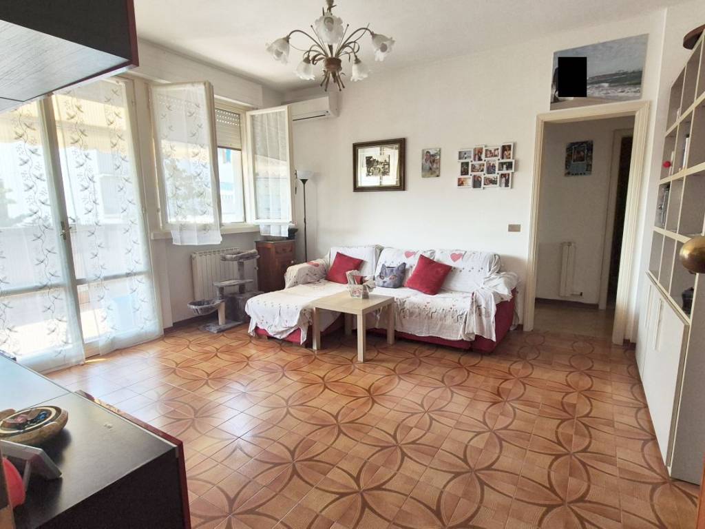 Appartamento a Viareggio in Via Alceste De Ambris, 26 - Foto 2