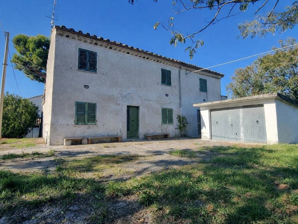 Villa a Pesaro in Strada di Roncosambaccio - Foto 2