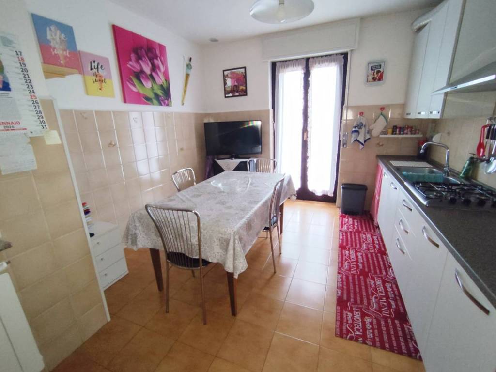 Appartamento a Gorla minore in Via Roma, 11 - Foto 4