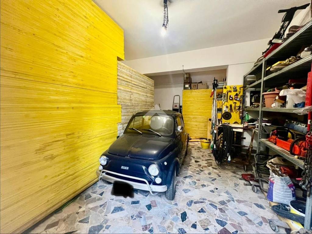 Box / garage a Prato in Via Salvo D'Acquisto - Foto 2