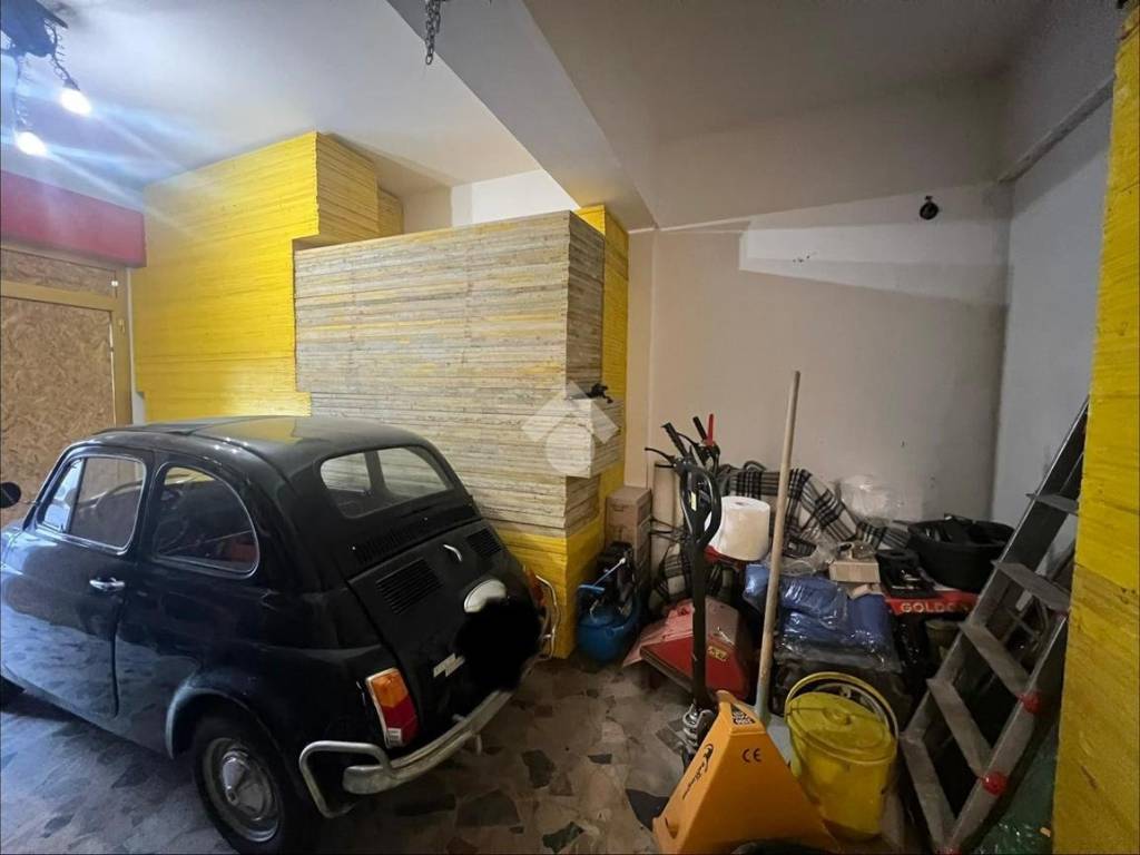 Box / garage a Prato in Via Salvo D'Acquisto - Foto 3
