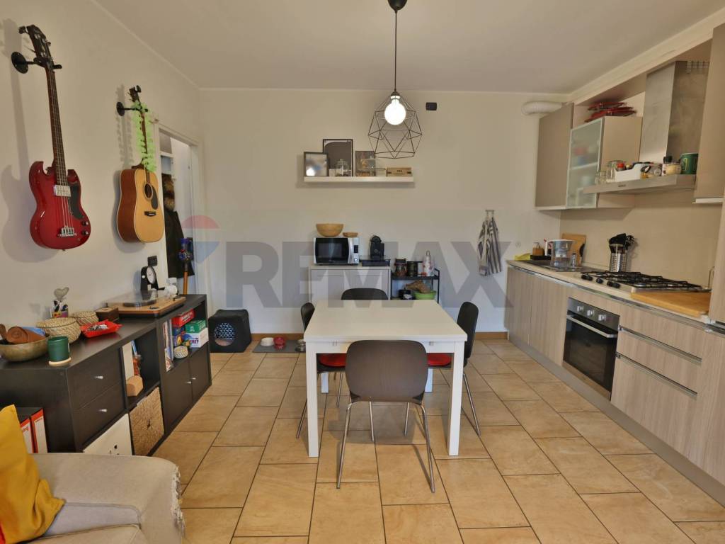 Appartamento a Carugo in Via Enrico Toti, 13 - Foto 5