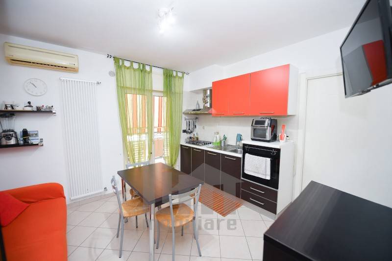 Appartamento a Bitetto in Via Giuseppe De Gennaro, 10 - Foto 4
