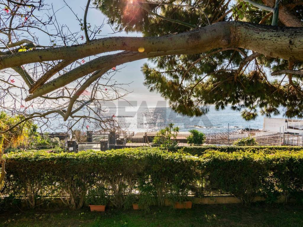 Villa a Aci castello in via Antonello Da Messina, 73 - Foto 3