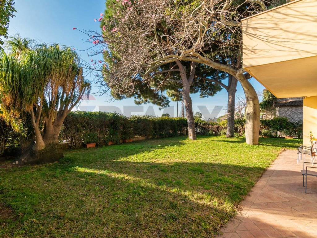 Villa a Aci castello in via Antonello Da Messina, 73 - Foto 4