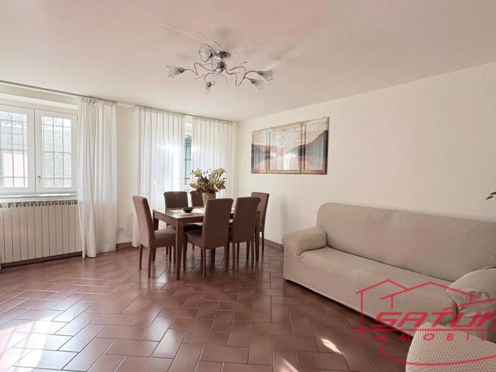 Casa indipendente a Lucca in Via per Carignano, , 55100 - Foto 2
