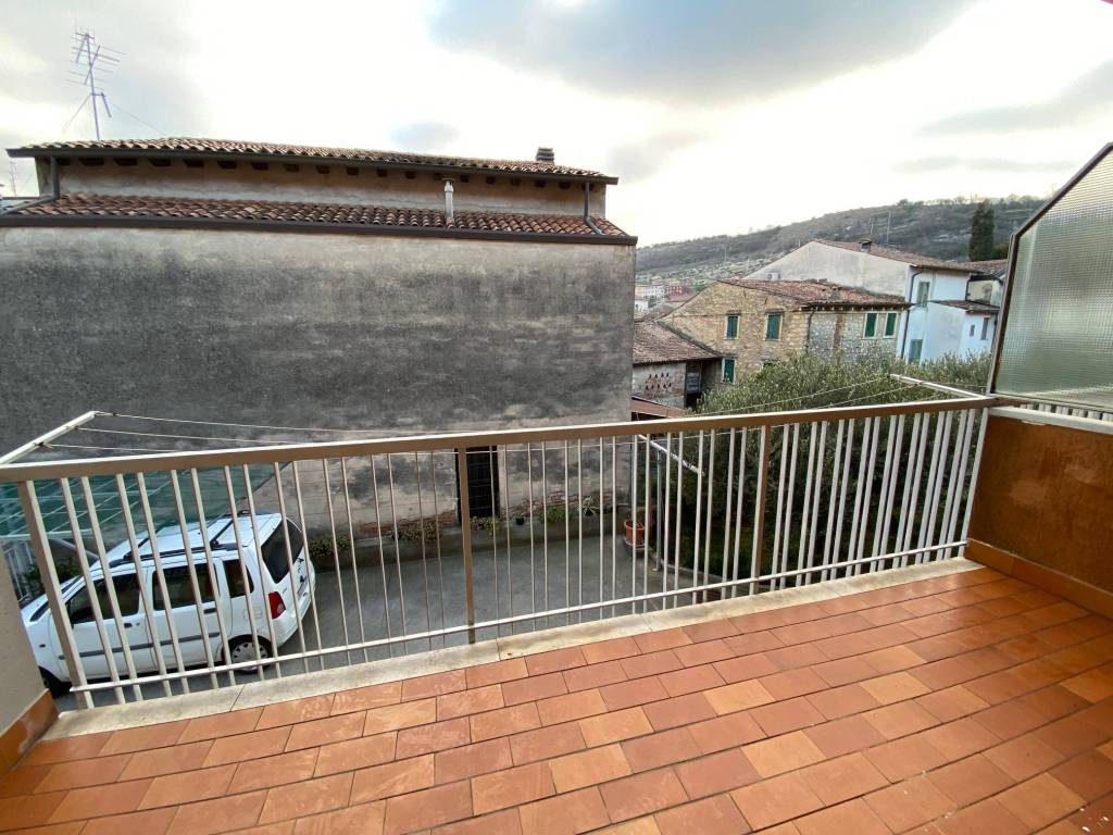 Appartamento a Verona in Via Vittorio Avesani Partigiano, 6 - Foto 2