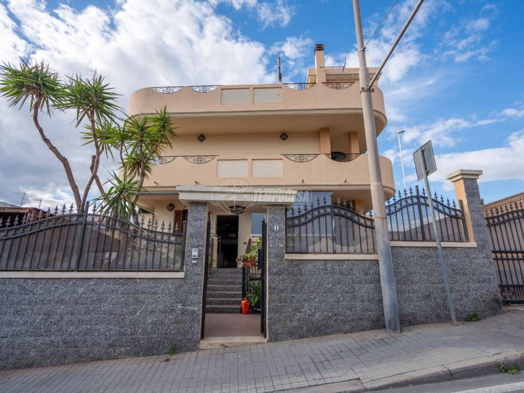 Villa a Cagliari in Via Giovanni Cinquini 1 - Foto 3