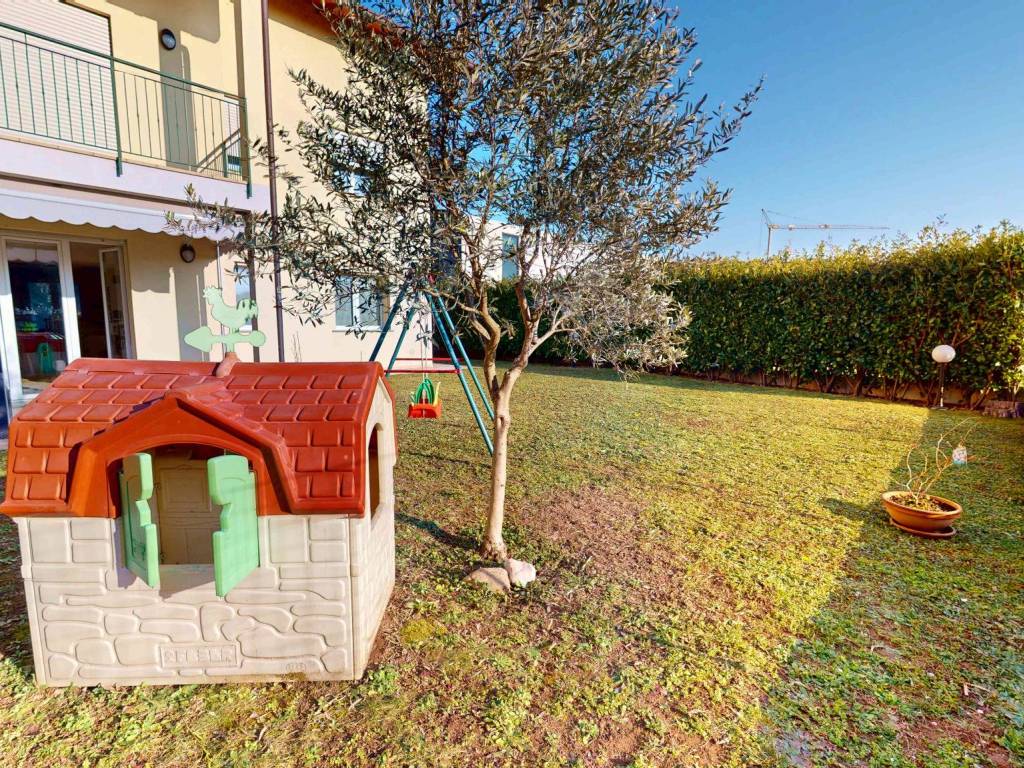 Appartamento a Cairate in Via Como - Foto 2