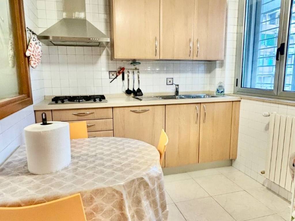 Appartamento a Bari in Via Gaetano Devitofrancesco - Foto 2