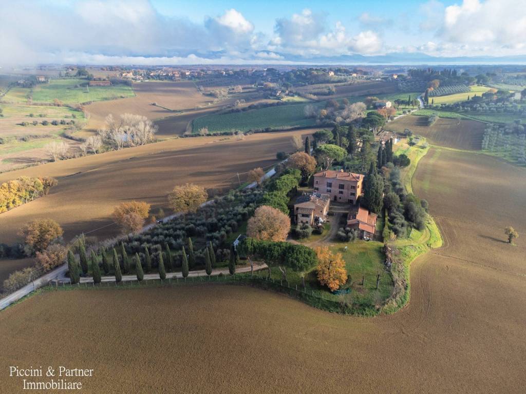 Rustico / casale a Castiglione del lago in Vocabolo Giorgi - Foto 2