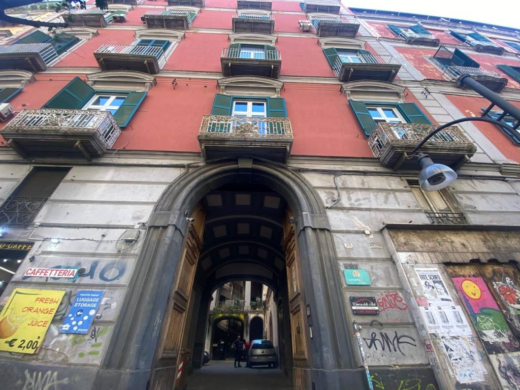 Appartamento a Napoli in Via Santa Maria di Costantinopoli - Foto 2