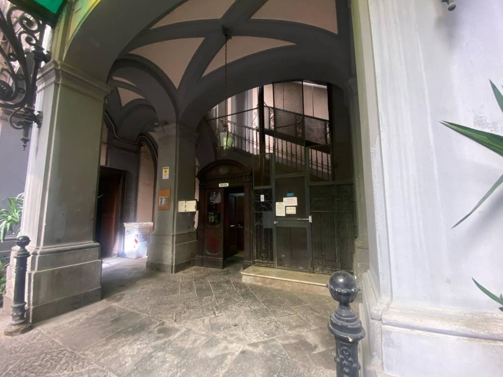 Appartamento a Napoli in Via Santa Maria di Costantinopoli - Foto 3
