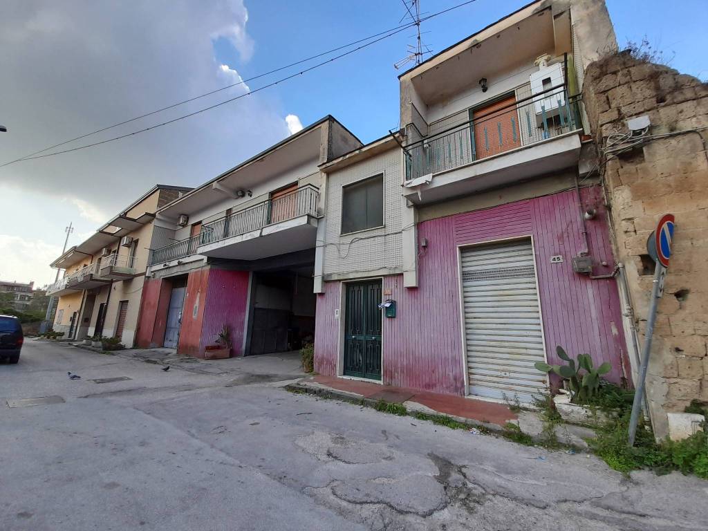 Palazzo / stabile a Maddaloni in Via Caudina, 93 - Foto 2