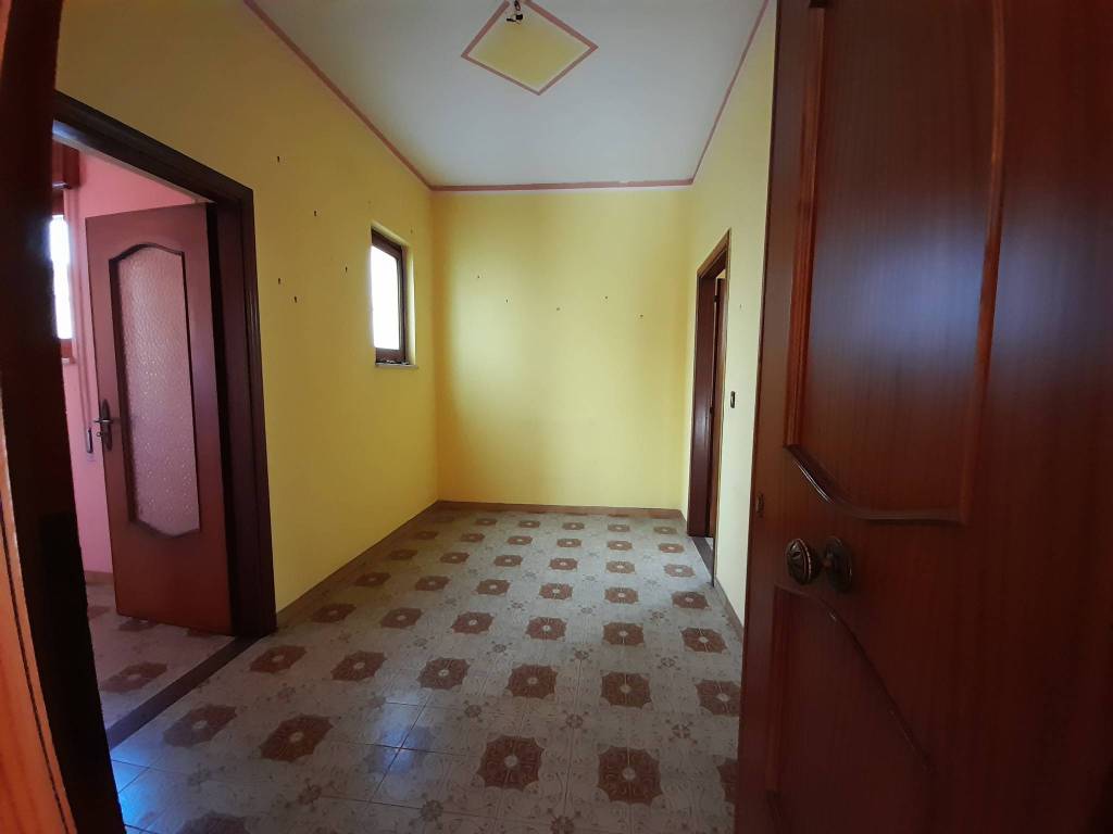 Palazzo / stabile a Maddaloni in Via Caudina, 93 - Foto 3