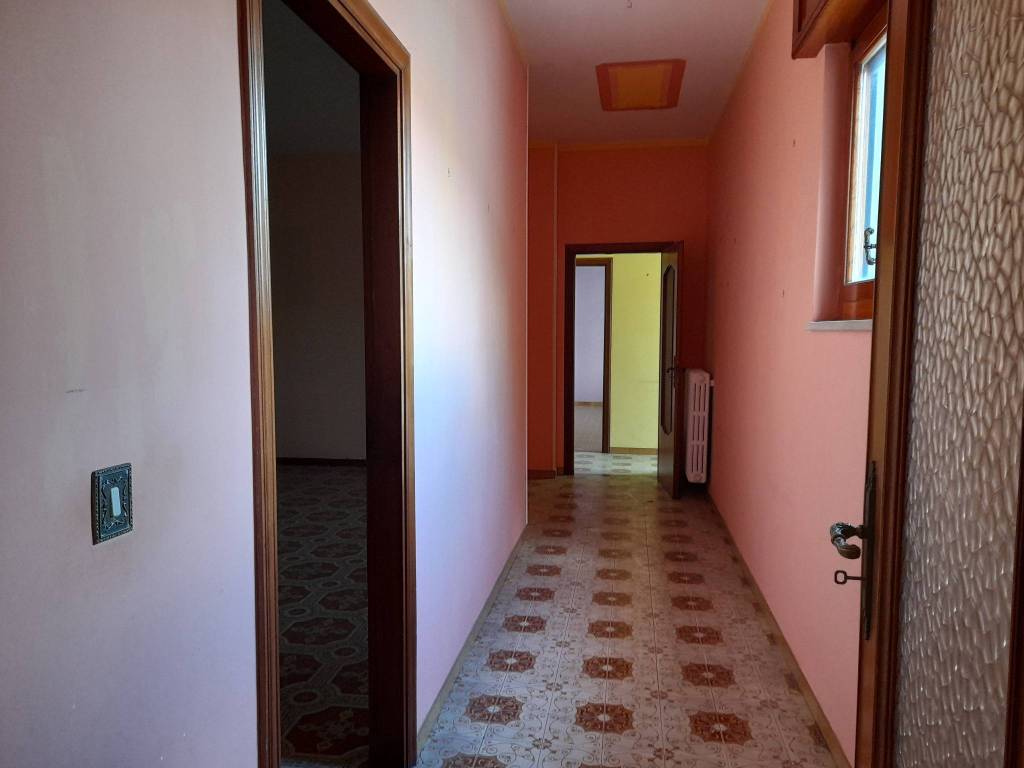 Palazzo / stabile a Maddaloni in Via Caudina, 93 - Foto 5