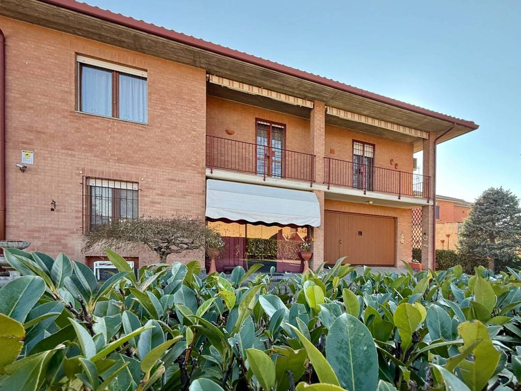 Villa a Voghera in Via Papa Paolo VI, 16 - Foto 2