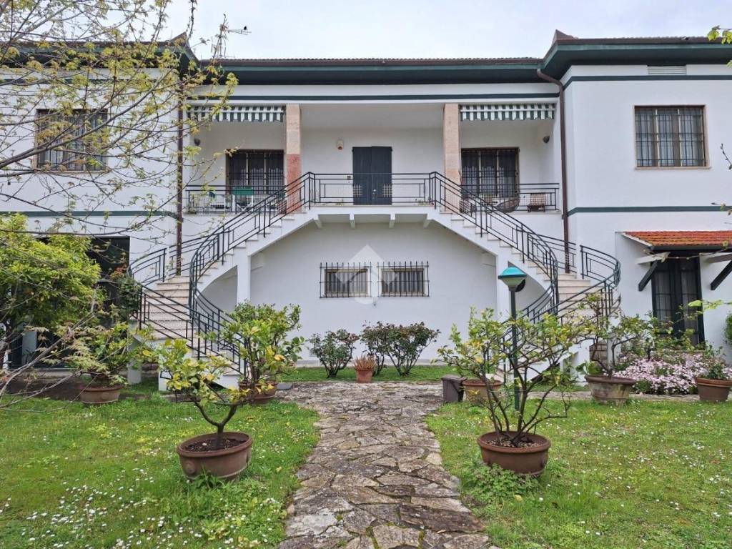 Appartamento a Vecchiano in Via Amedeo, 116 - Foto 2